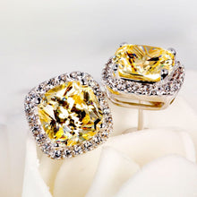 Load image into Gallery viewer, Serenity stud earrings