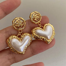 Load image into Gallery viewer, beautiful pearl earrings
