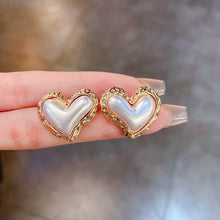Load image into Gallery viewer, beautiful pearl earrings