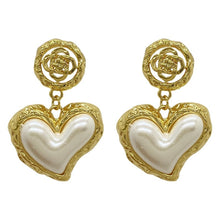 Load image into Gallery viewer, beautiful pearl earrings