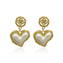 Load image into Gallery viewer, beautiful pearl earrings