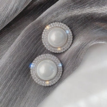Load image into Gallery viewer, Jumbo Pearl Earrings