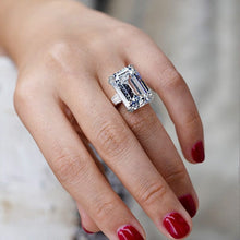 Load image into Gallery viewer, Emerald Cut Ring