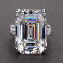 Load image into Gallery viewer, Emerald Cut Ring