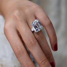 Load image into Gallery viewer, Emerald Cut Ring
