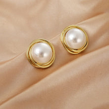 Load image into Gallery viewer, luxury stud earrings
