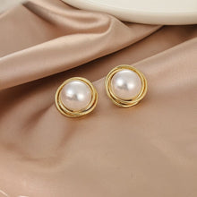 Load image into Gallery viewer, luxury stud earrings
